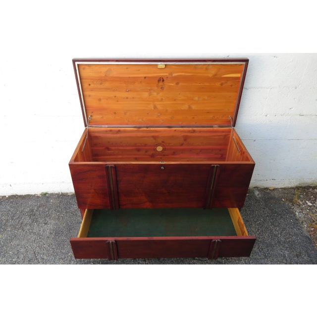 Mid 20th Century Lane Cedar Chest Blanket Trunk Window Bench With a Drawer For Sale - Image 10 of 12