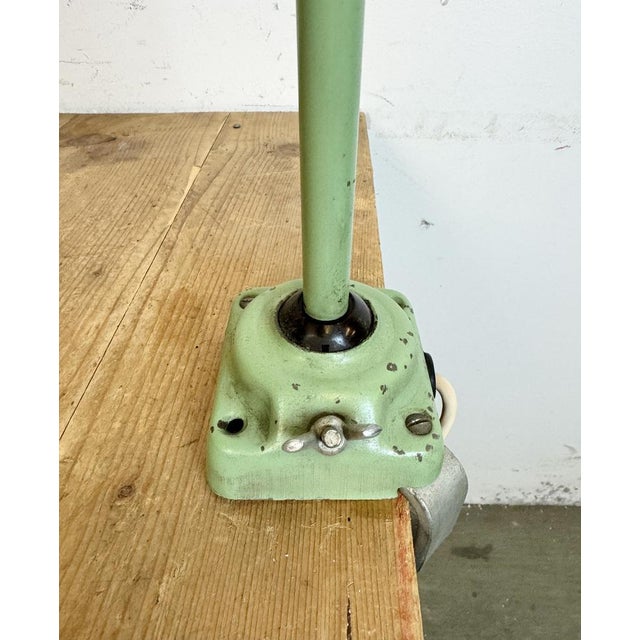 1960s Industrial Green Workshop Table Lamp, 1960s For Sale - Image 5 of 18