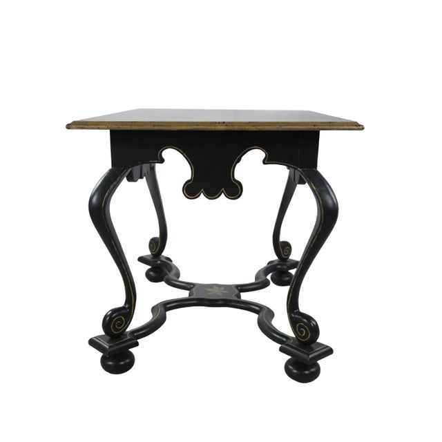Vintage Hand-Painted Chinoiserie ElegantSide Table For Sale In New York - Image 6 of 9