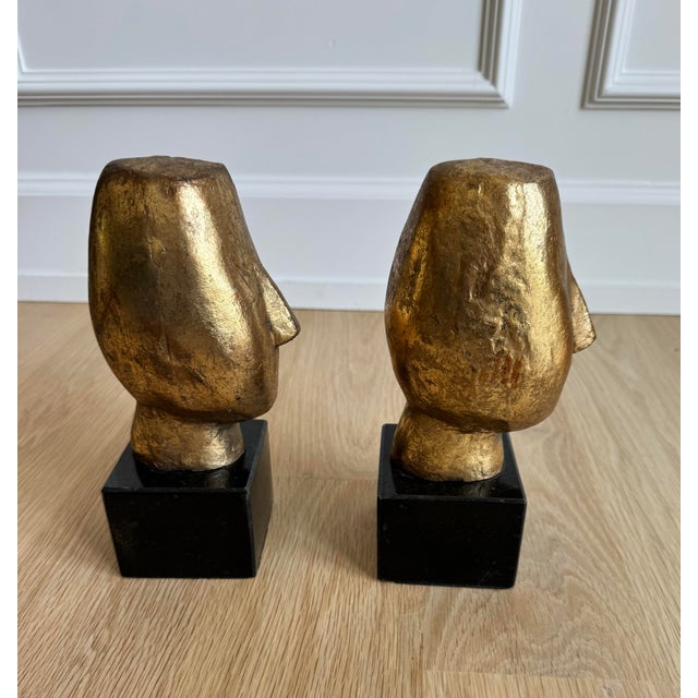 1990s Pair of Villa & House Alberto Statues / Sculptural Bookends | Cycladic-Inspired Gold Leaf Metal on Black Marble Bases, Heavy For Sale - Image 5 of 9