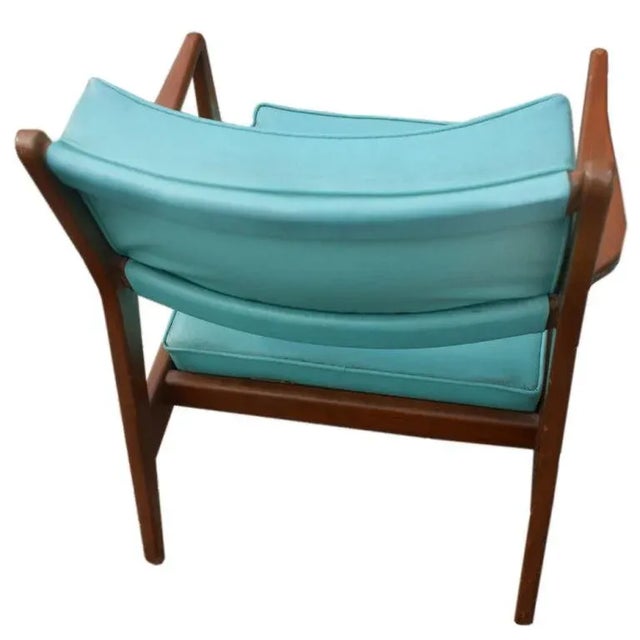 Mid-Century Modern 1950s Vintage Jens Risom Walnut Lounge Chairs - a Pair For Sale - Image 3 of 5