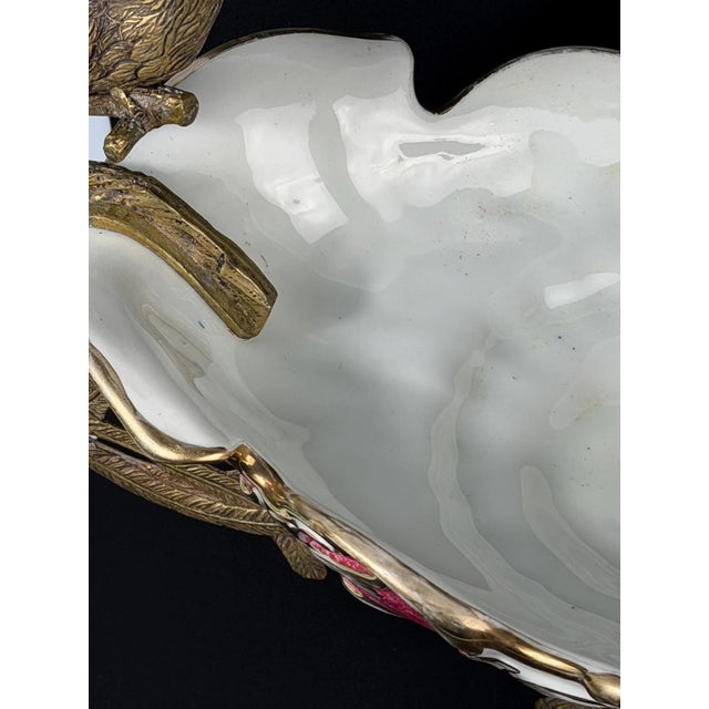 Large Hollywood Regency Peacock Centerpiece Bowl in Gilt Metal and Porcelain, 1930s For Sale - Image 16 of 17