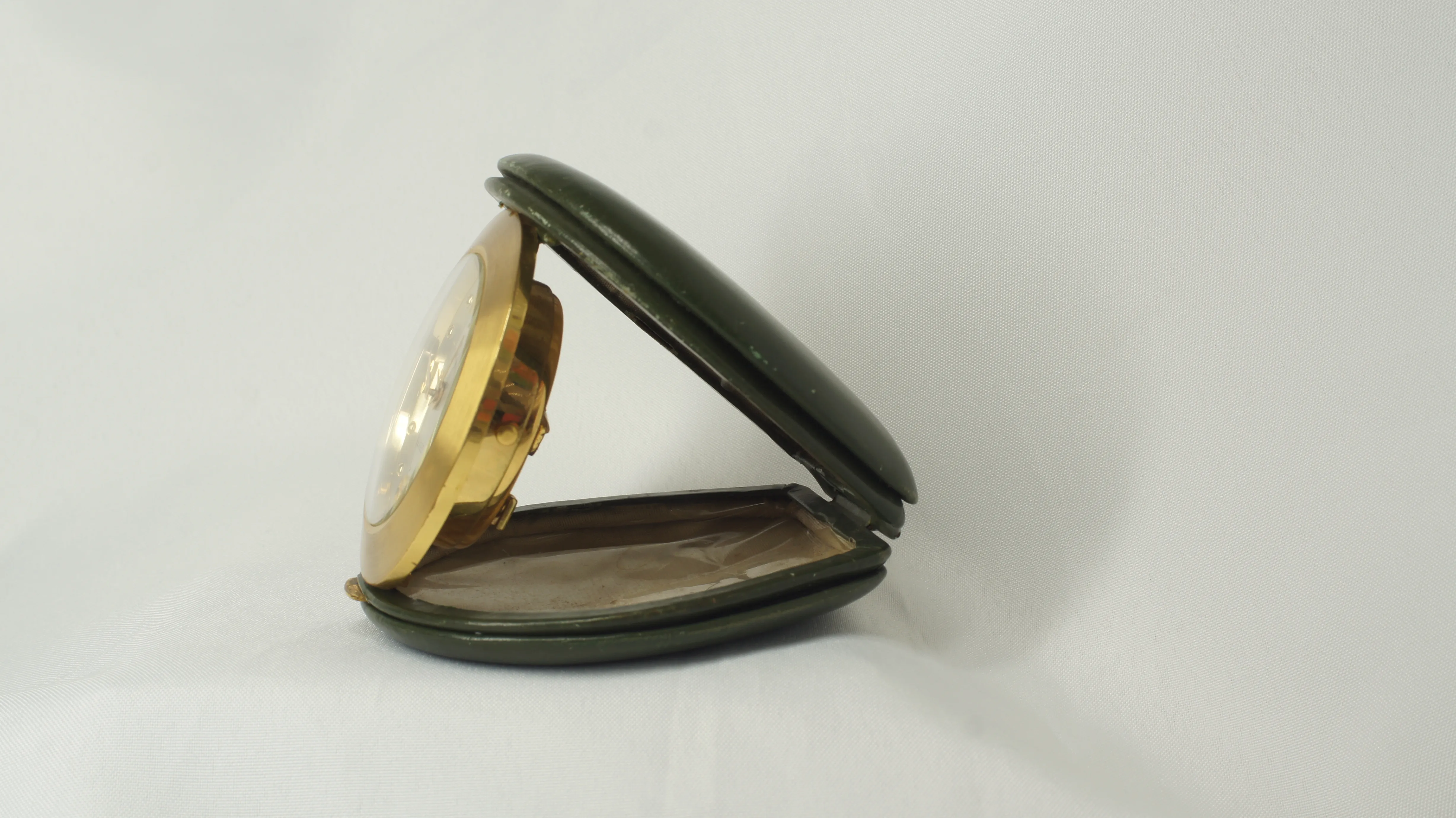 1960s-8-day-mechanical-folding