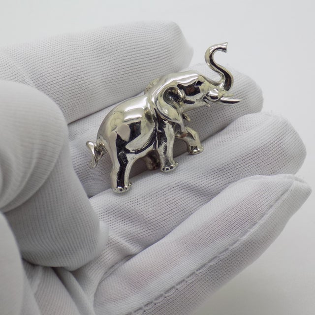 A sweet vintage miniature depicting an elephant, handmade in Italy between the 1980s and 1990s in genuine Italian silver....