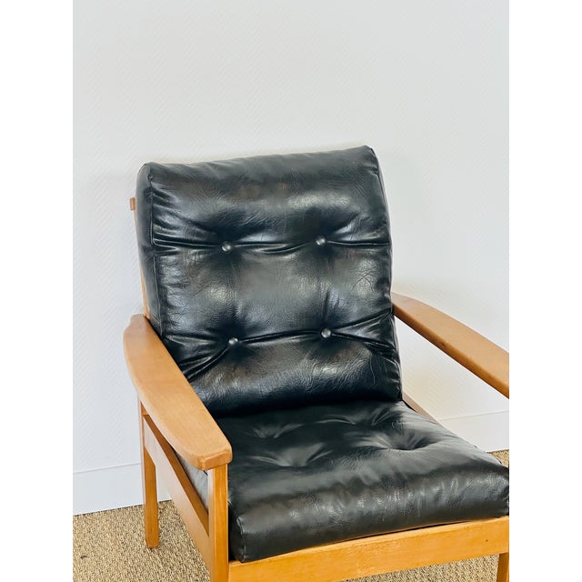 Black Vintage Scandinavian Lounge Chair in Black Leather and Wood, 1960s For Sale - Image 8 of 15