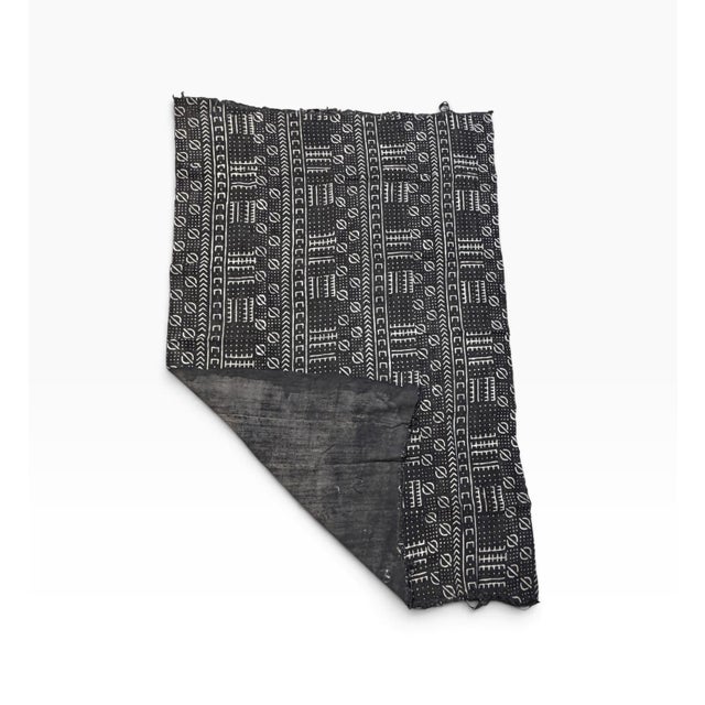 1980s Vintage African Black and White Mud Cloth Textile Mali 60" by 40" For Sale - Image 5 of 6