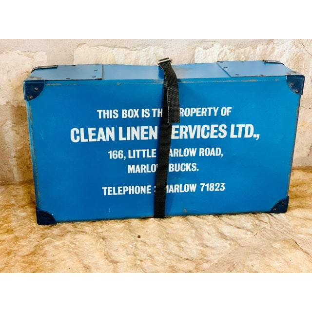 Early 20th Century Vintage English Laundry Mailing Box For Sale In San Antonio - Image 6 of 12