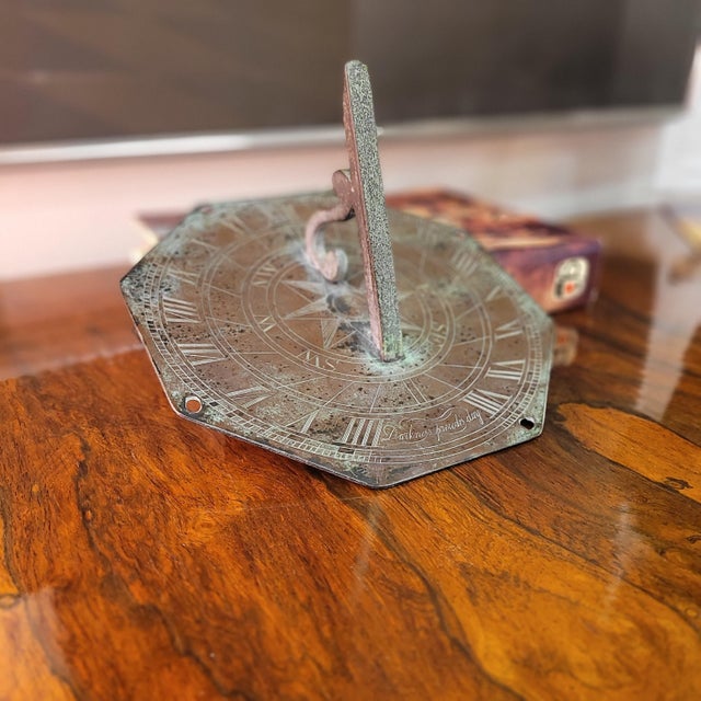 Sundial in Patinated and Engraved Bronze, 1720 For Sale - Image 3 of 14
