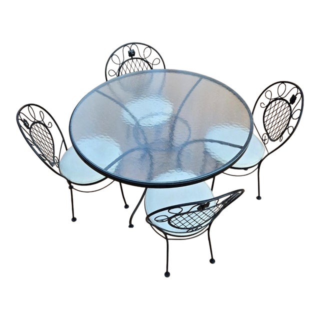 Late 20th Century Wrought Iron Round Table With 4 Chairs For Sale