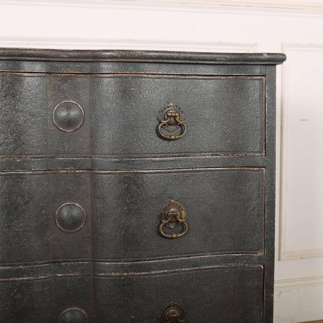 Dutch Serpentine Commode, 1830 For Sale - Image 3 of 11