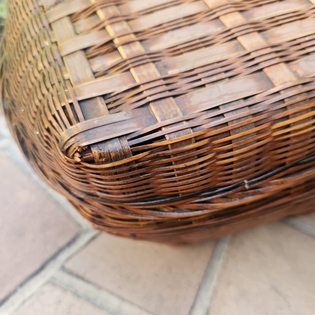 French Country Early 20th Century Shopping Basket For Sale - Image 3 of 5