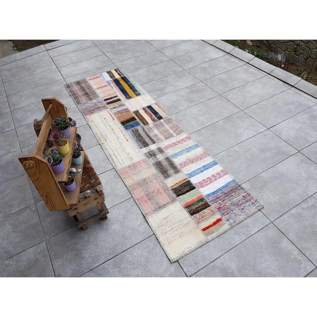 Textile Mid 20th Century Natural Turkish Kilim Rug For Sale - Image 7 of 10