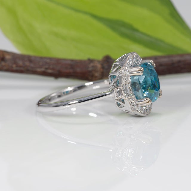 4.7Ct Cambodian Blue Zircon Ring With Natural Diamond Accents: Solid 14k Gold, Size 6.75 For Sale In Columbus - Image 6 of 9