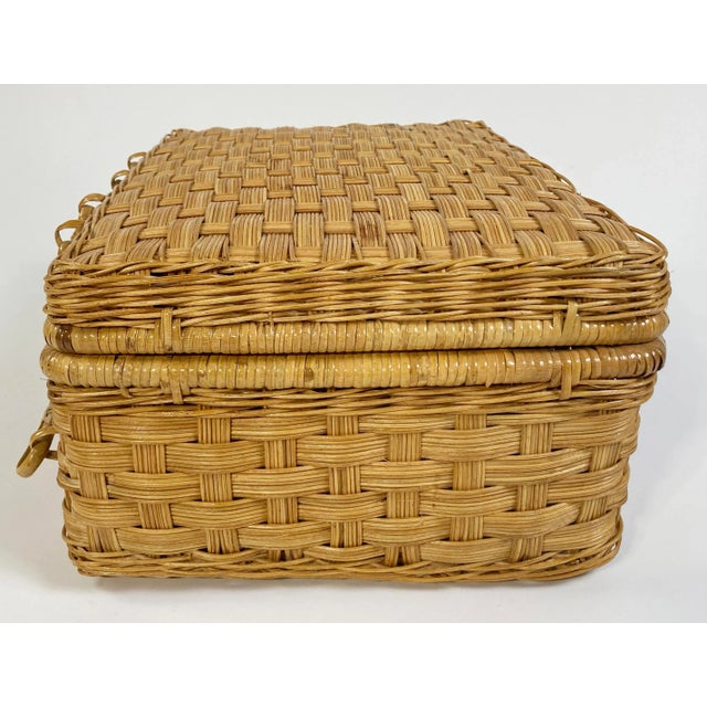 Late 20th Century Wicker Picnic Basket For Sale In Kansas City - Image 6 of 8