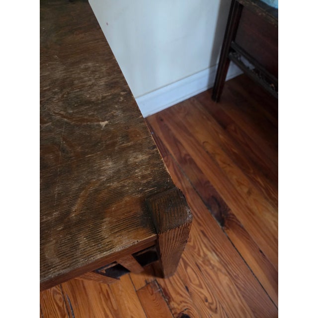 This beautiful Bourn Hadley Company oak desk features side storage shelves and center drawer with original hardware....
