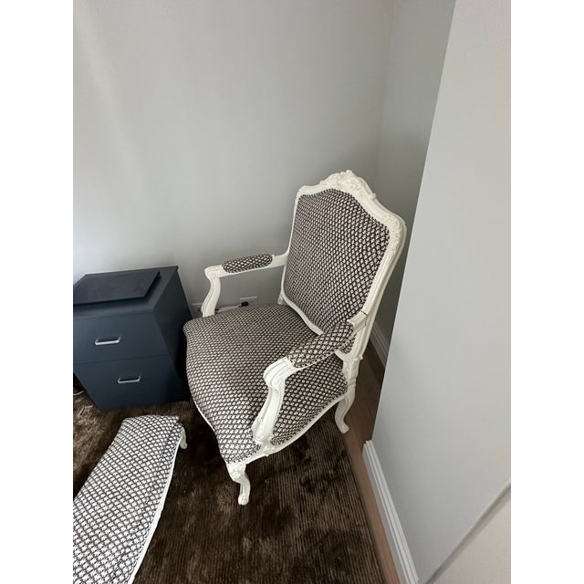 antique chair it has been in family possession for 3 generations it has been recovered and painted twice to my knowledge...