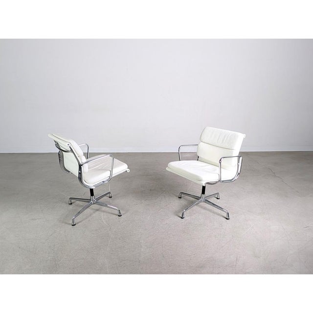 EA 208 Soft Pad Chair in White Leather by Charles & Ray Eames for Vitra For Sale - Image 5 of 12