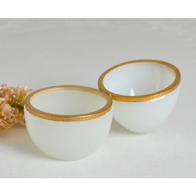 1900 - 1909 Large Antique French Opaline Glass Egg-Shaped Box For Sale - Image 5 of 6