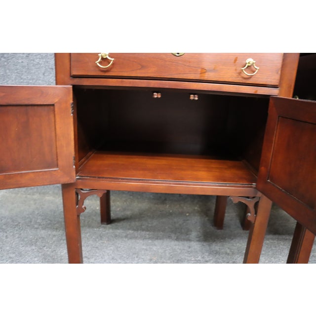 Statton Trutype Americana Cherry Nightstands – Pair For Sale - Image 9 of 16