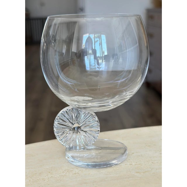 Mid-Century Modern Crystal Flower Stemmed Wine Glasses - Set of 4 For Sale - Image 3 of 7
