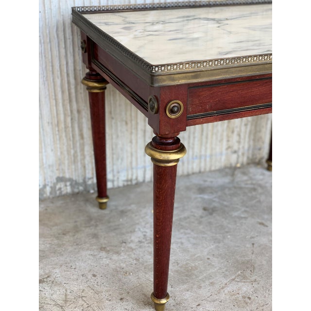 Early 20th Century Early 20th Century Louis XV Style Mahogany and Marble-Top Coffee Table with Bronze Mounts For Sale - Image 5 of 18