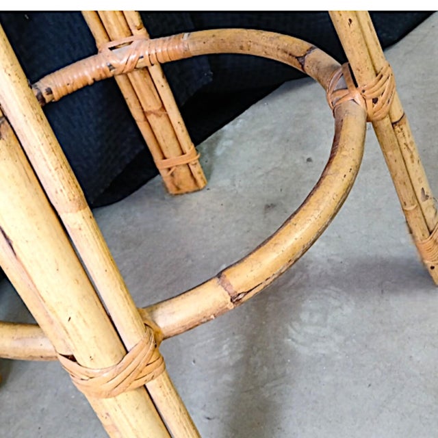 Pair of Vintage Bamboo & Wicker Counter Stools – Effortless Coastal Vibe For Sale - Image 9 of 10