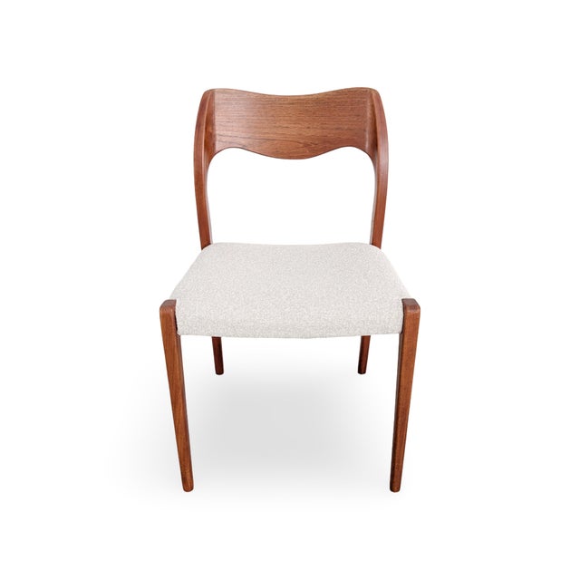 Chairs Model 71 in Bouclé by Niels Otto Møller for J.L. Mollers 1960, Set of 5 For Sale - Image 4 of 11