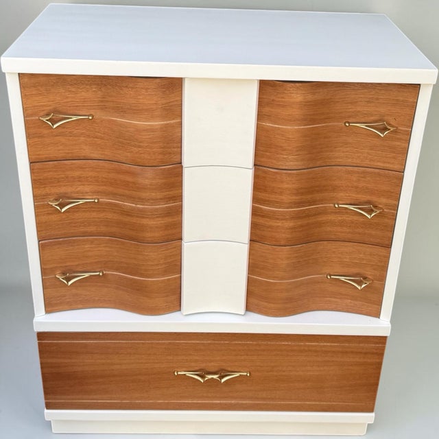 Ivory Vintage Mid-Century Modern Refinished Dresser Pair With Detachable Mirror For Sale - Image 8 of 12