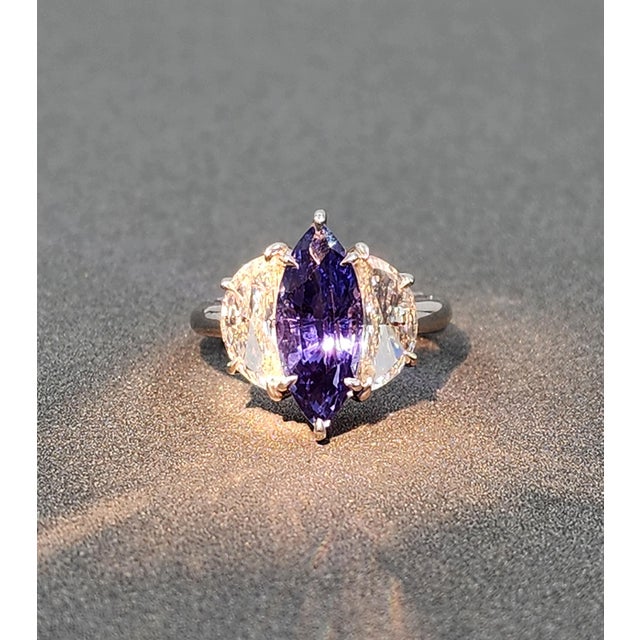 Early 21st Century 4.21 Ct Gubelin/Gia Certified Nh Color Change Sapphire & Diamond Ring Size 6.5 For Sale - Image 5 of 12