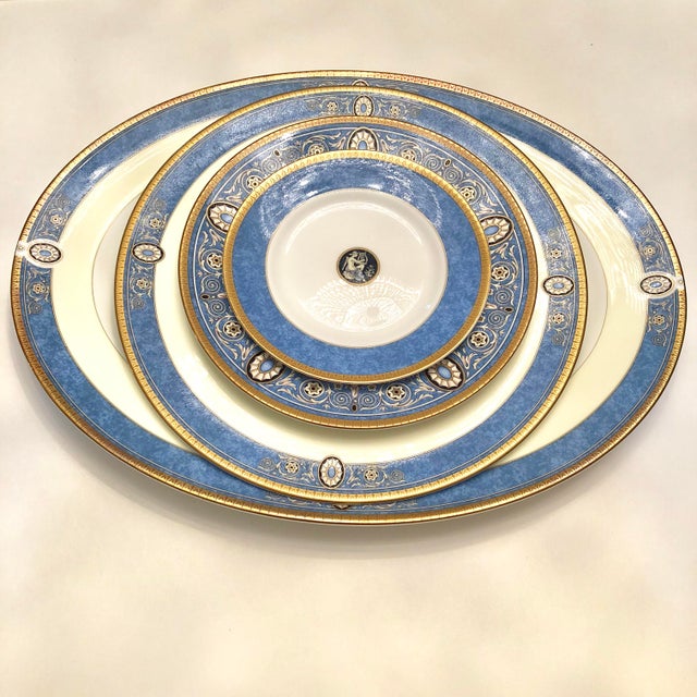 English Traditional Wedgwood Madeleine China Dinner Plate 4 Available Rare Discontinued