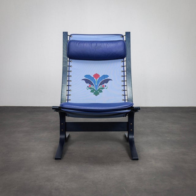 A comfortable and iconic lounge chair designed by ingmar relling for westnofa. The siesta chair became well known for its...