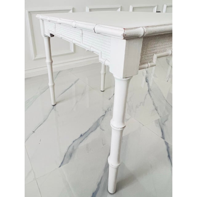 Mid 20th Century Vintage Hollywood Regency Omega Faux Bamboo Fretwork Wood End Side Table Off White Original Condition For Sale - Image 5 of 12