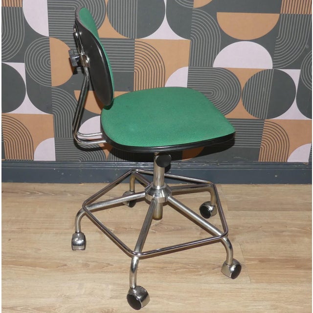 1970s Office Chair in Chrome and Green Upholstery, 1970s For Sale - Image 5 of 9