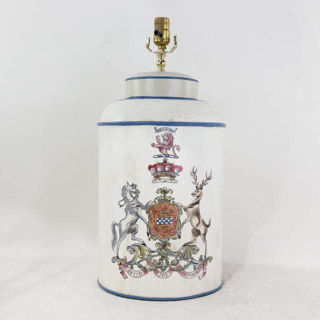 Vintage Hand Painted Tole Tea Caddy Lamp White Heraldic Crest Motif Table Lamp For Sale - Image 12 of 12