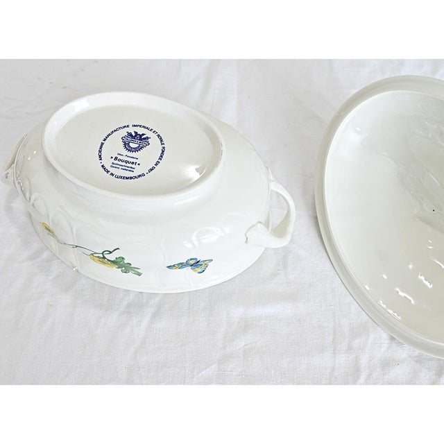 19th Century Vintage 28-Piece Set of Villeroy & Boch Porcelain in Bouquet Pattern For Sale - Image 5 of 15