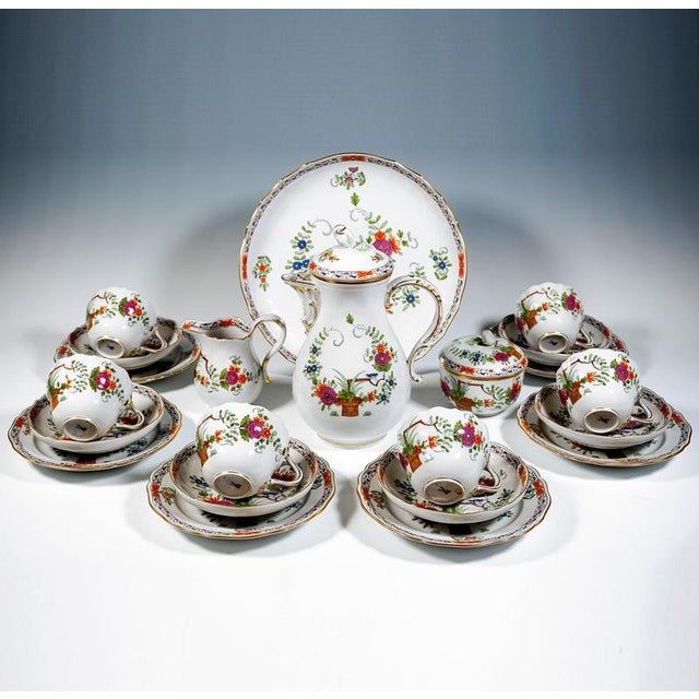 Meissen coffee and tea service, consisting of 22 parts: 1 coffee pot, 1 milk jug, 1 lidded sugar bowl, six cups, six...
