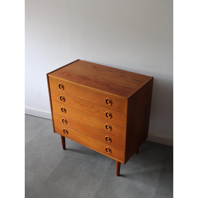 Vintage Danish Chest of Drawers in Teak, 1960s, in Very Good conditions. Designed 1960 to 1969