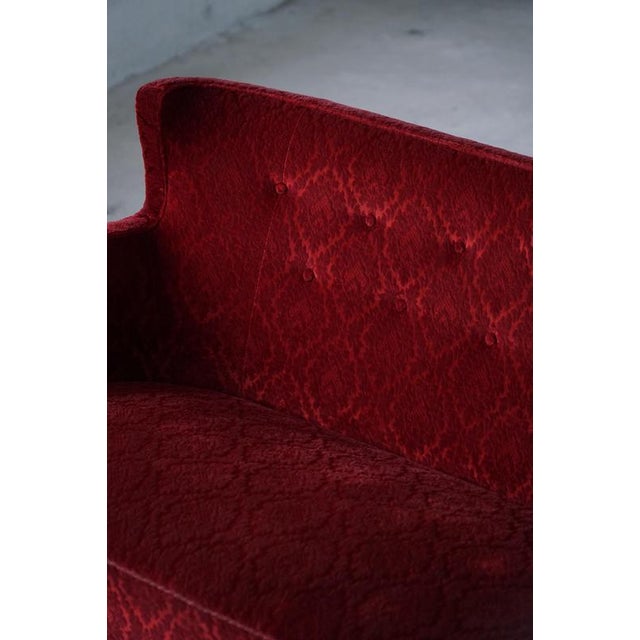 Danish Modern Red Velvet 3-Seater Sofa in the style of Fritz Hansen, 1940s For Sale - Image 3 of 18
