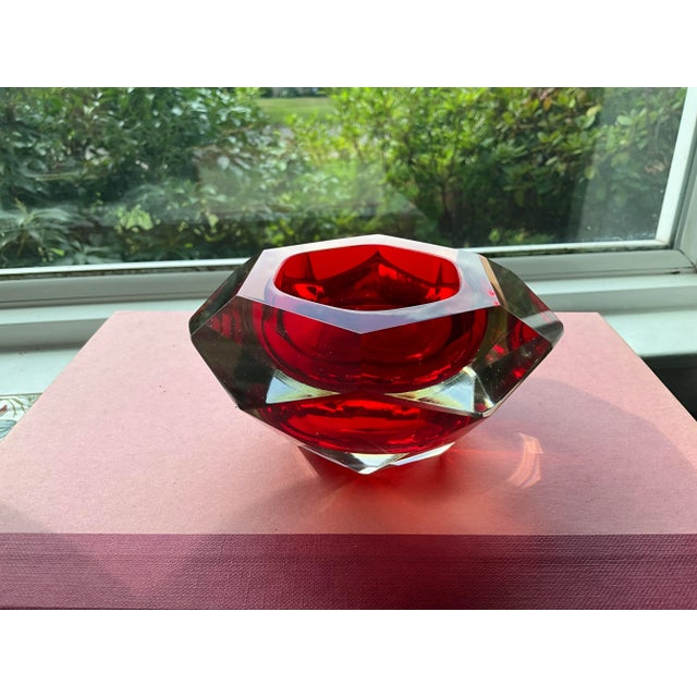 1970s Mandruzzato Italian Handblown Murano Faceted Diamond Cut Bowl For Sale - Image 9 of 11