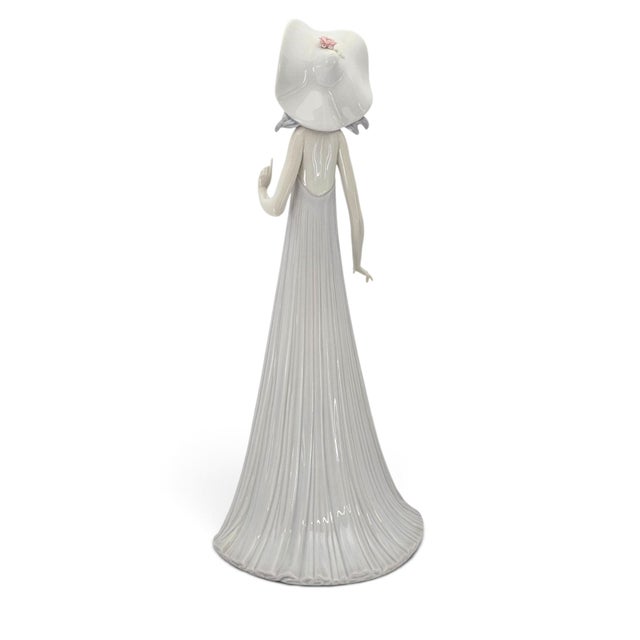 Lladro Lladro #1431 the Debutante Elegant Ladies Spanish Porcelain Figurine For Sale - Image 4 of 11