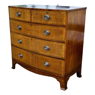 Bow Front Chest of Drawers in Inlaid Mahogany For Sale