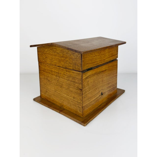 Brown Antique 19th Century Dog Kennel Cigar Humidor Box in Wood with Metal Dog and Key, 1890s For Sale - Image 8 of 15