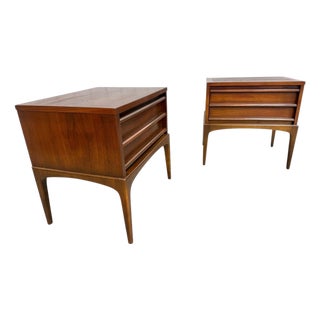 Mid-Century Modern Lane Rhythm Walnut Nightstands - Set of 2 - Refinished! For Sale