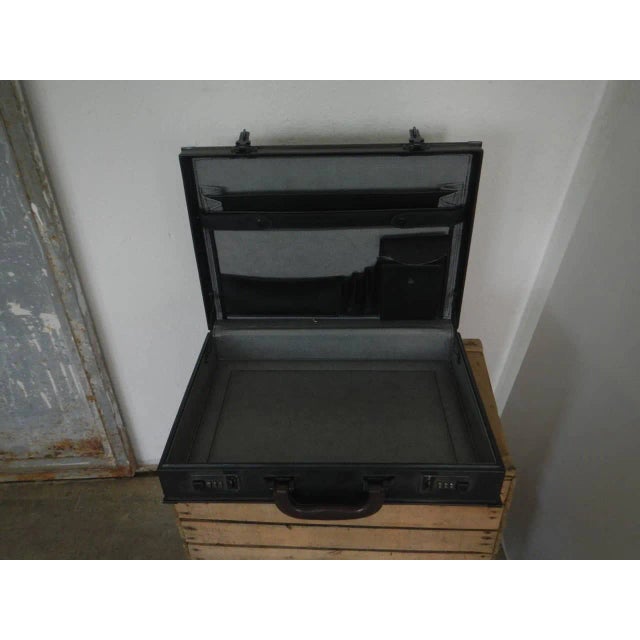 Italian Leatherette Briefcase, 1970s, in Good conditions. Designed 1970 to 1979