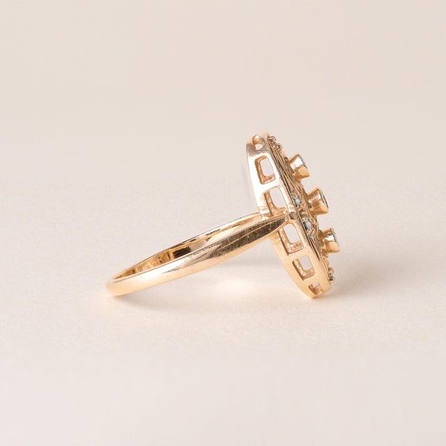 Estate 3 Stone Diamond Elongated Oval Filigree Ring 14k Yellow Gold For Sale In Los Angeles - Image 6 of 7