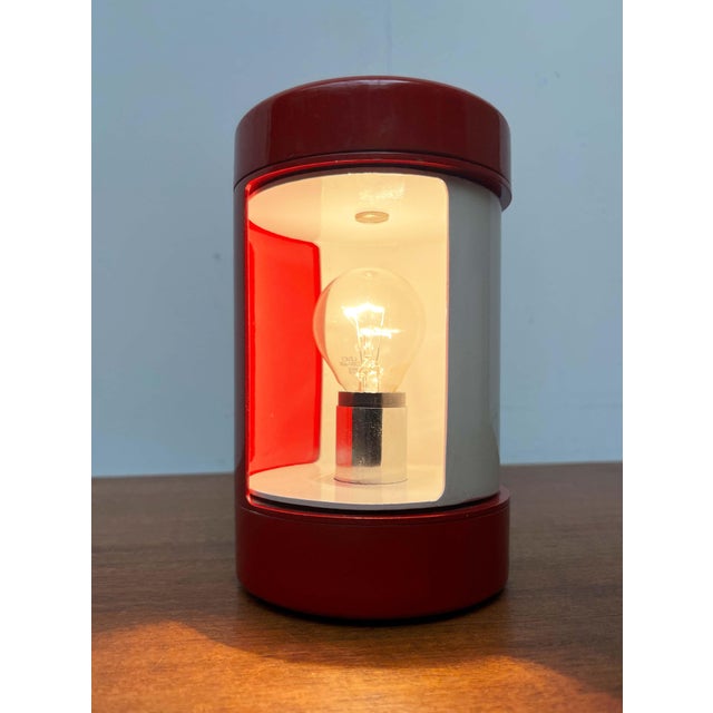 Mid-Century Modern Italian Space Age Red Model Laura Table Lamps by Olaf Von Bohr and Diego Valenti for Valenti Luce Milano, 1960s, Set of 2 For Sale - Image 16 of 18