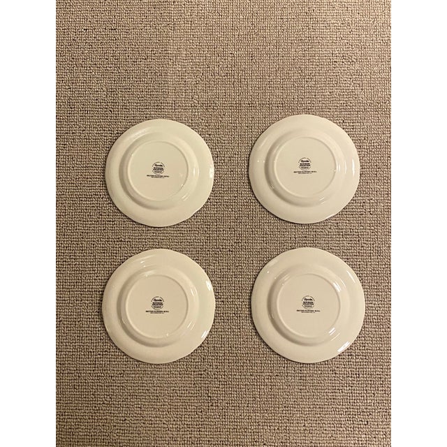 This Spode Blue Room Collection British Flowers - Rosa Traditional Plate displays a timeless elegance. Made in England,...