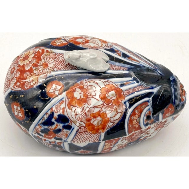 Fukagawa Meiji Period Imari Gourd Shaped Box with Moth Handle, by Fukagawa For Sale - Image 4 of 8