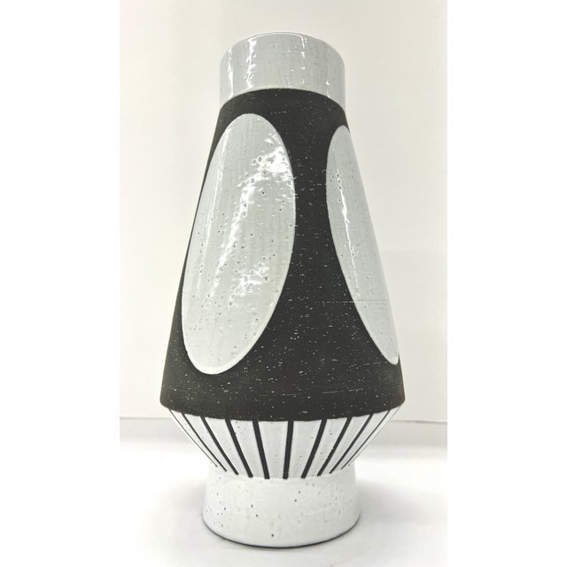 2000 - 2009 Jonathan Adler Palm Springs Dots Stoneware Vase For Sale - Image 5 of 5