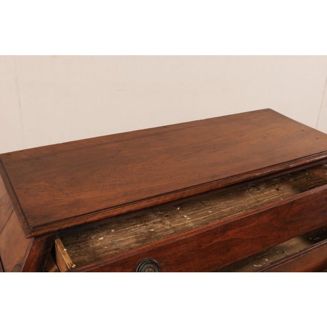 Brown Late 18th Century Italian Walnut Wood Commode For Sale - Image 8 of 12